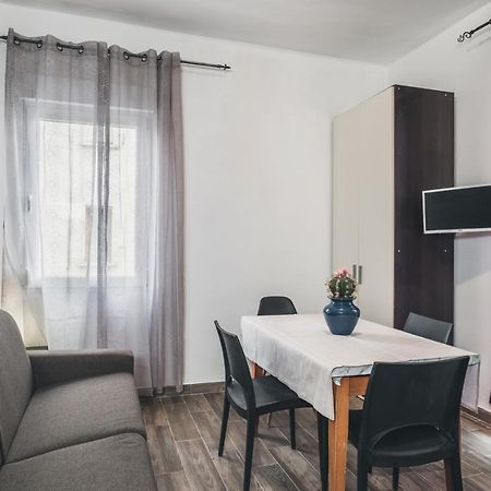 Bulldog Station Apartments With Private Wc, Ac, Tv メストレ エクステリア 写真
