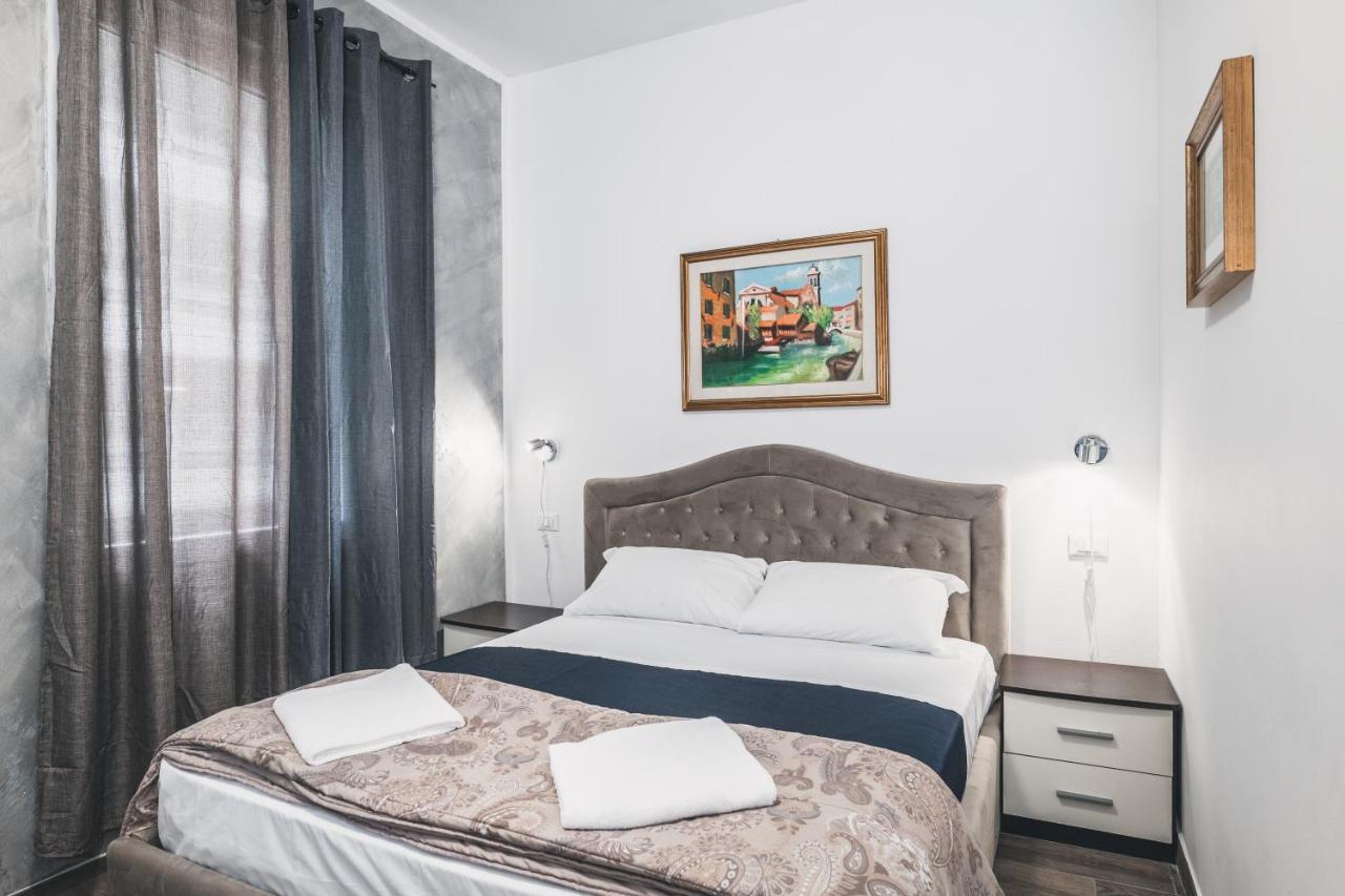 Bulldog Station Apartments With Private Wc, Ac, Tv メストレ エクステリア 写真