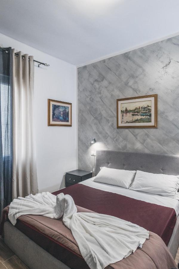 Bulldog Station Apartments With Private Wc, Ac, Tv メストレ エクステリア 写真
